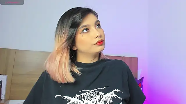 Akatsumi  online show from 10/15/25, 09:37