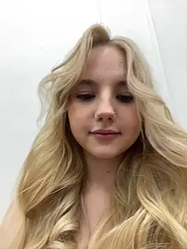 Sky Cutie online show from 09/25/25, 04:38