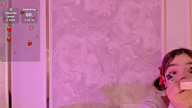 doll eyees  online show from 10/30/25, 02:24