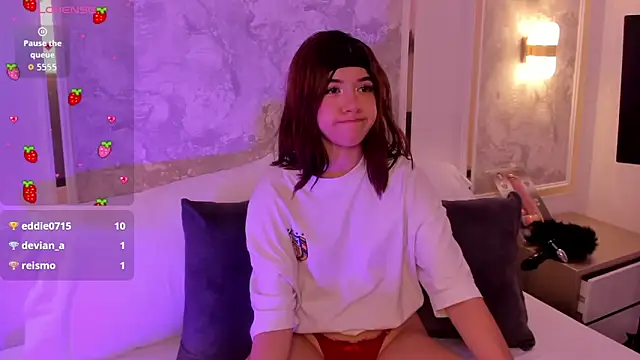 doll eyees  online show from 11/15/25, 02:35