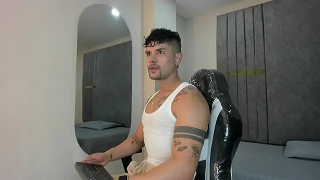 thiago luxx online show from 09/11/25, 08:09