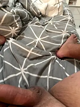 Snapshot of julienCr7 chatting on 11/19/25, 03:12 julienCr7 online show from 11/19/25, 03:12