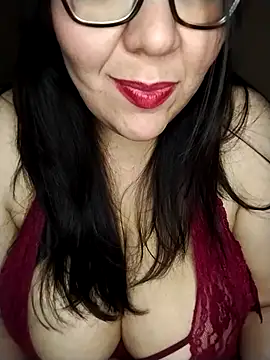 Snapshot of lucecitaxxx chatting on 10/26/25, 06:41 lucecitaxxx online show from 10/26/25, 06:41