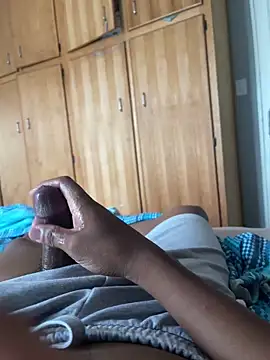 CreamyOff45 online show from 12/15/25, 06:39