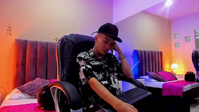 Nascary Fox online show from 11/01/25, 07:49