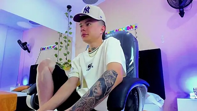 Nascary Fox online show from 11/26/25, 07:59