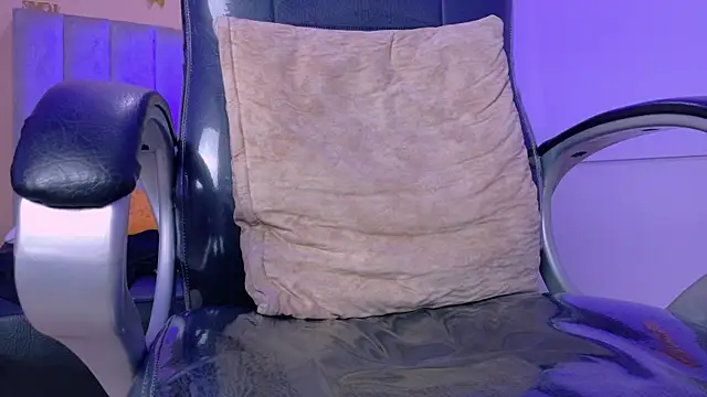 Nascary Fox online show from 07/28/26, 02:13