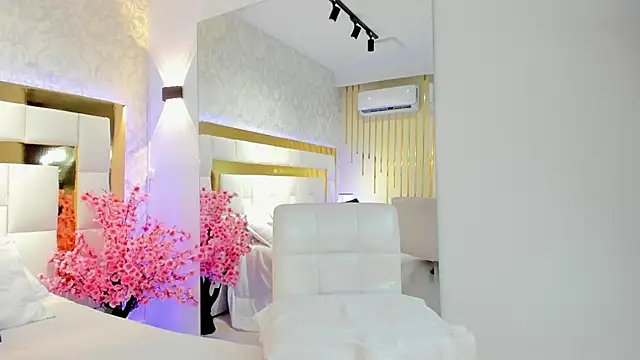 MadisonTylor online show from 09/13/25, 12:38