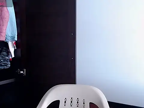 Snapshot of fenix_colette chatting on 09/18/25, 07:27 fenix colette online show from 09/18/25, 07:27