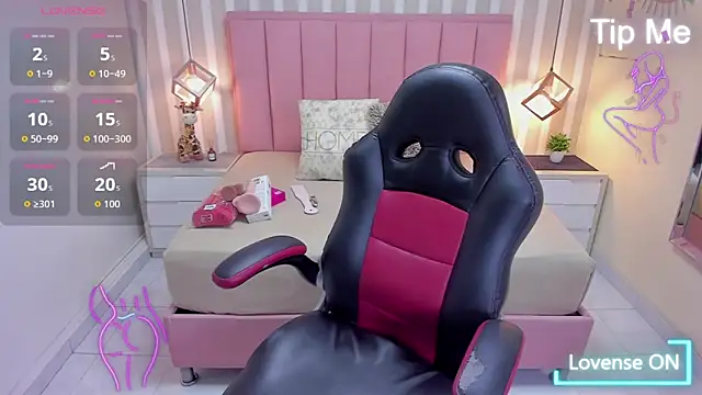 KATIAMOSS1 online show from 10/15/25, 12:05