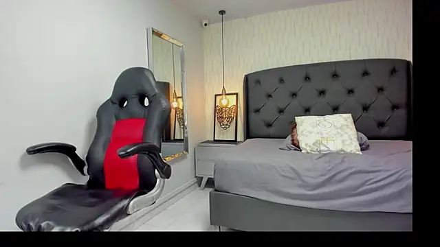 KATIAMOSS1 online show from 10/23/25, 12:43