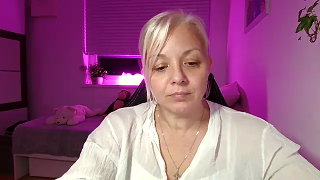 Snapshot of Linsy_Kim chatting on 11/14/25, 06:50 Linsy Kim online show from 11/14/25, 06:50