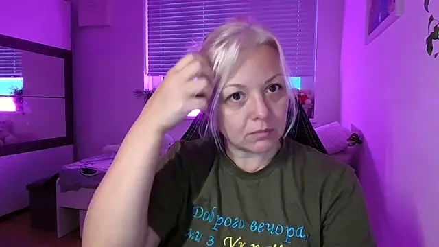 Snapshot of Linsy_Kim chatting on 11/26/25, 06:25 Linsy Kim online show from 11/26/25, 06:25