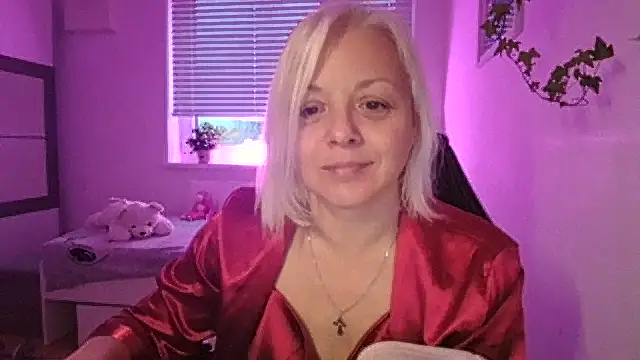 Snapshot of Linsy_Kim chatting on 12/05/25, 06:55 Linsy Kim online show from 12/05/25, 06:55