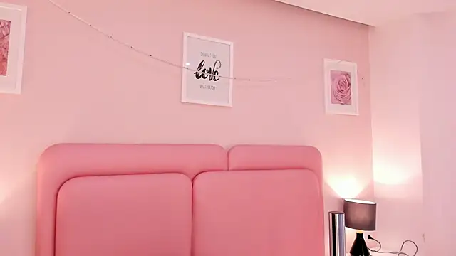 mia yeager online show from 09/14/25, 03:55