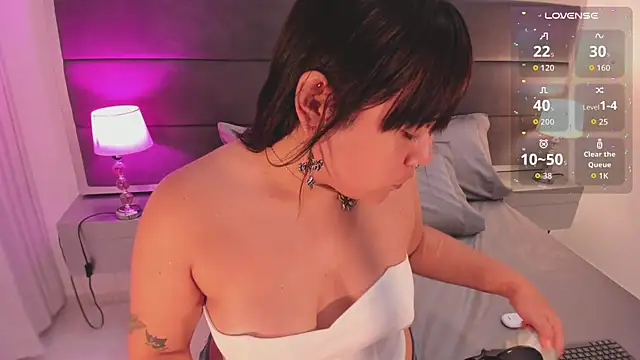 mia yeager online show from 12/03/25, 08:18