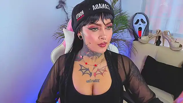 Adamsniki online show from 10/21/25, 09:37