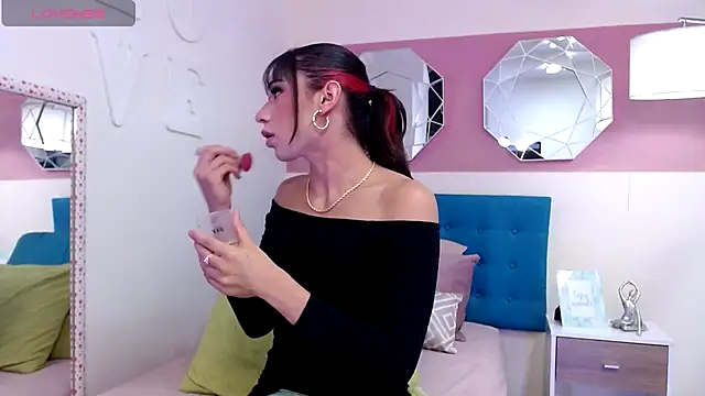 NicoletBlossom online show from 11/15/25, 12:02