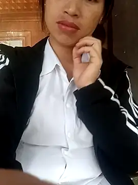 Snapshot of misa_00 chatting on 11/10/25, 09:30 misa 00 online show from 11/10/25, 09:30