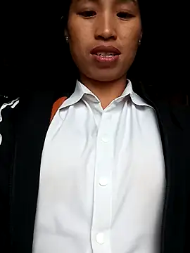 Snapshot of misa_00 chatting on 11/11/25, 10:04 misa 00 online show from 11/11/25, 10:04