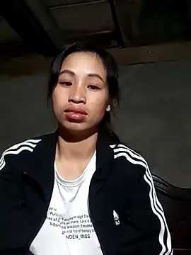 Snapshot of misa_00 chatting on 11/17/25, 04:35 misa 00 online show from 11/17/25, 04:35