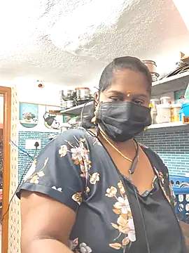 Snapshot of bakyasree143 chatting on 09/17/25, 05:42 bakyasree143 online show from 09/17/25, 05:42