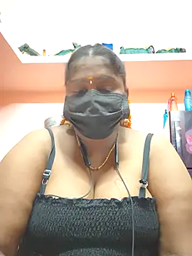 Snapshot of bakyasree143 chatting on 09/21/25, 04:41 bakyasree143 online show from 09/21/25, 04:41