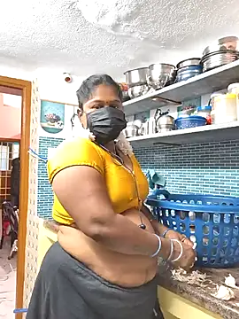 Snapshot of bakyasree143 chatting on 10/11/25, 12:54 bakyasree143 online show from 10/11/25, 12:54