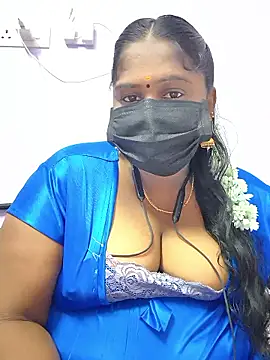 Snapshot of bakyasree143 chatting on 10/13/25, 12:49 bakyasree143 online show from 10/13/25, 12:49