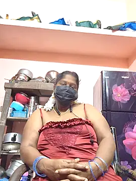 Snapshot of bakyasree143 chatting on 10/18/25, 12:57 bakyasree143 online show from 10/18/25, 12:57