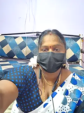 Snapshot of bakyasree143 chatting on 10/21/25, 12:39 bakyasree143 online show from 10/21/25, 12:39