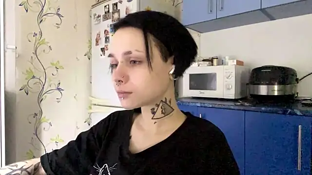 CandaceBlaze online show from 10/03/25, 08:39