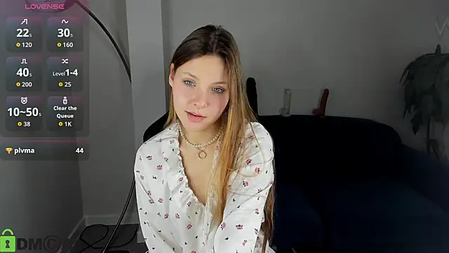 Hina Smith online show from 11/20/25, 11:21