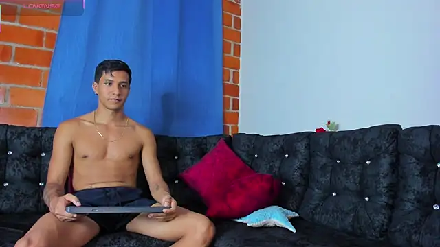 Robertmiller21 online show from 10/25/25, 05:26