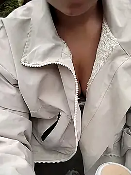 venu00 online show from 12/05/25, 06:33