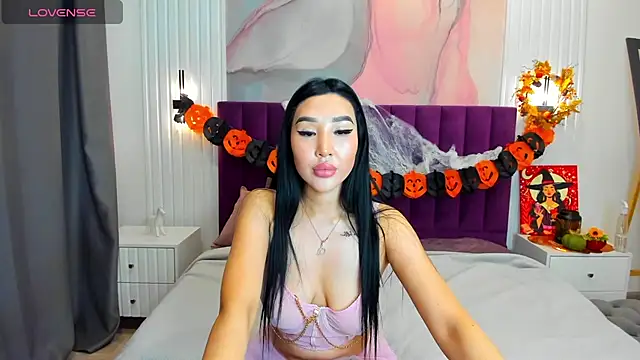 Jennifer Munoz online show from 11/01/25, 07:21