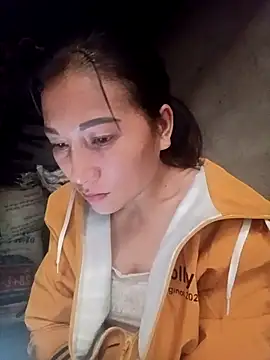 Snapshot of YAYAA-502 chatting on 11/11/25, 02:55 YAYAA-502 online show from 11/11/25, 02:55