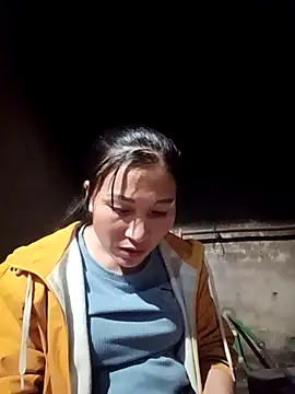 Snapshot of YAYAA-502 chatting on 11/17/25, 11:38 YAYAA-502 online show from 11/17/25, 11:38