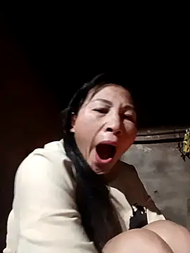 Snapshot of YAYAA-502 chatting on 11/24/25, 11:26 YAYAA-502 online show from 11/24/25, 11:26