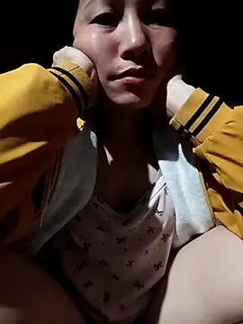 Snapshot of YAYAA-502 chatting on 12/20/25, 11:45 YAYAA-502 online show from 12/20/25, 11:45