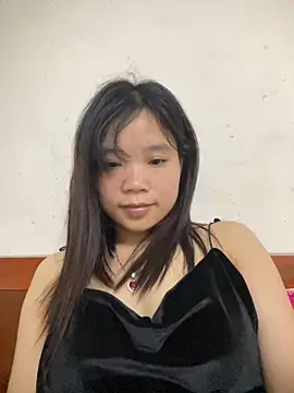 Snapshot of Ngoc-bbi chatting on 11/10/25, 05:45 Ngoc-bbi online show from 11/10/25, 05:45