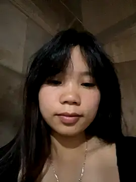 Snapshot of Ngoc-bbi chatting on 11/18/25, 12:38 Ngoc-bbi online show from 11/18/25, 12:38