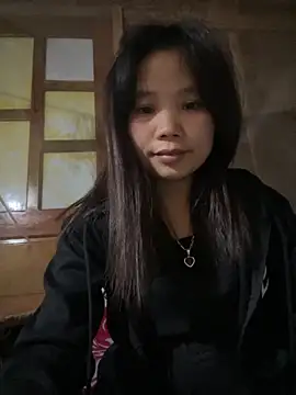 Snapshot of Ngoc-bbi chatting on 11/18/25, 03:38 Ngoc-bbi online show from 11/18/25, 03:38
