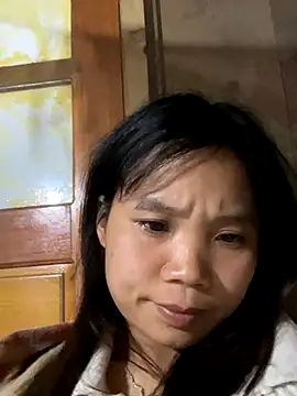 Snapshot of Ngoc-bbi chatting on 11/25/25, 02:28 Ngoc-bbi online show from 11/25/25, 02:28