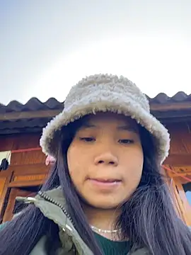 Snapshot of Ngoc-bbi chatting on 11/30/25, 02:15 Ngoc-bbi online show from 11/30/25, 02:15