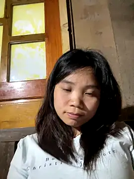 Snapshot of Ngoc-bbi chatting on 12/16/25, 03:17 Ngoc-bbi online show from 12/16/25, 03:17