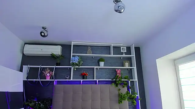 Snapshot of SabrinaSharm chatting on 03/19/26, 01:15 SabrinaSharm online show from 03/19/26, 01:15