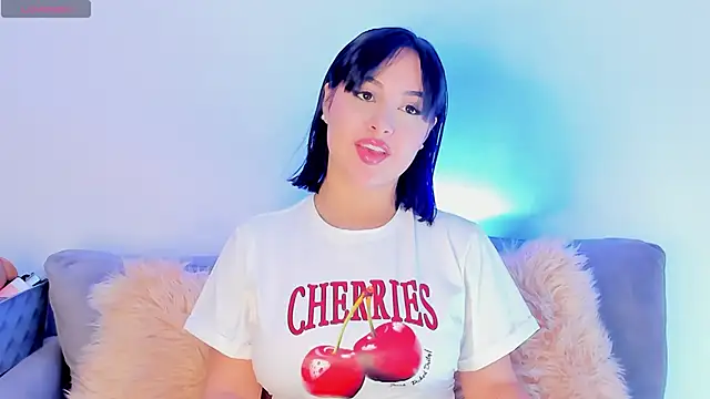 Snapshot of AnaLevii chatting on 12/15/25, 04:22 AnaLevii online show from 12/15/25, 04:22