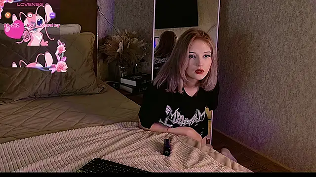 EsmeMayhem online show from 09/19/25, 05:09