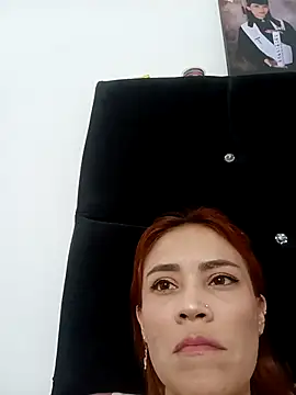 dulcelatin21 online show from 10/19/25, 09:04